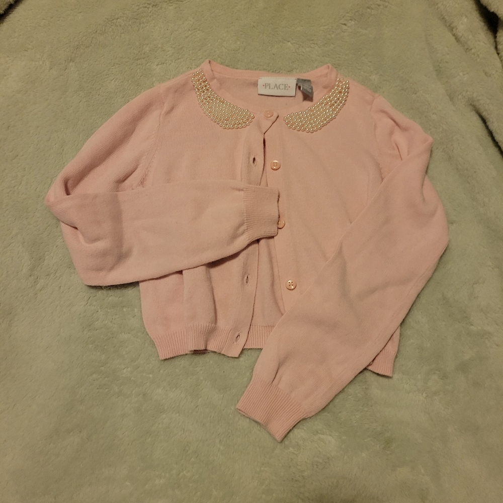 Perfectly posh pink sweater with Peter pan collar